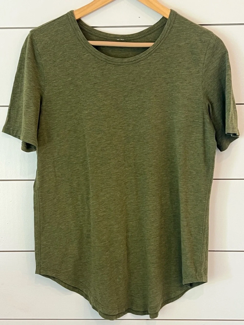 lululemon athletica‎ Women's  Heather Olive Short Sleeve Tee